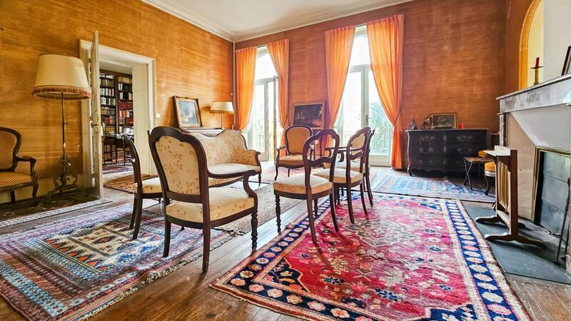 Maison - 470 m² - 17 pièces