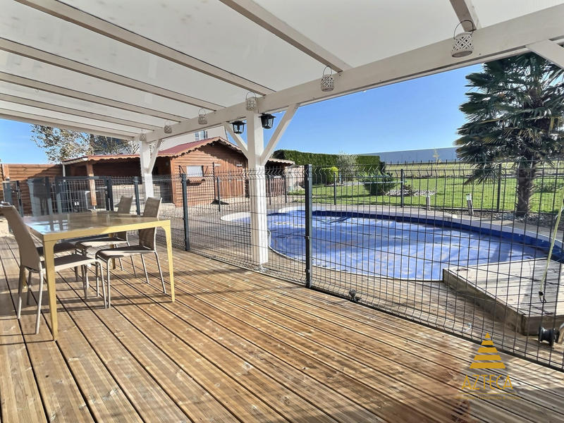 Maison - 140 m² - 7 pièces