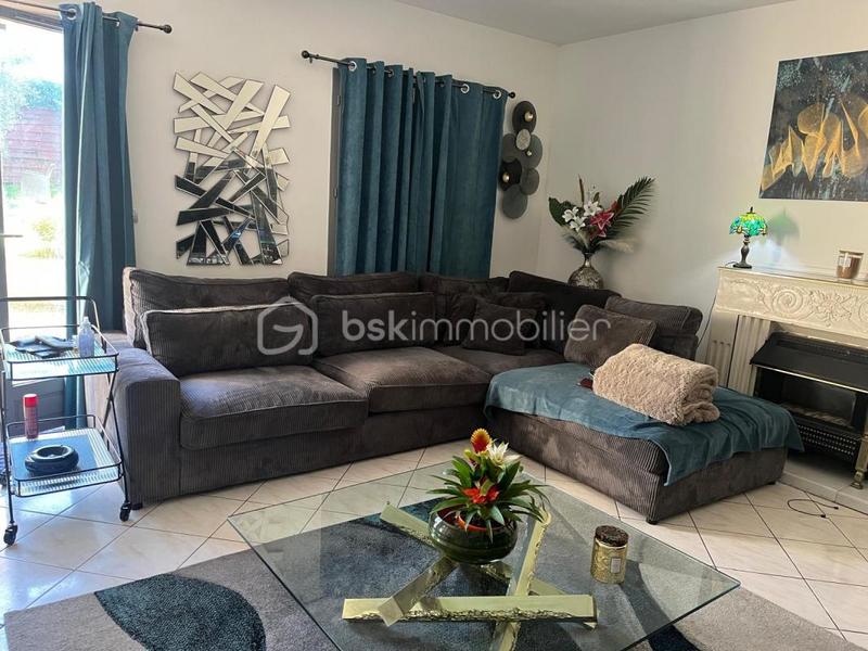 Maison traditionnelle - 175 m² - 6 pièces