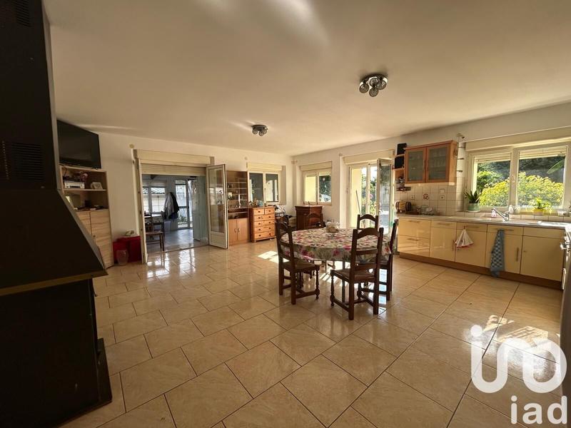 Maison - 257 m² - 8 pièces