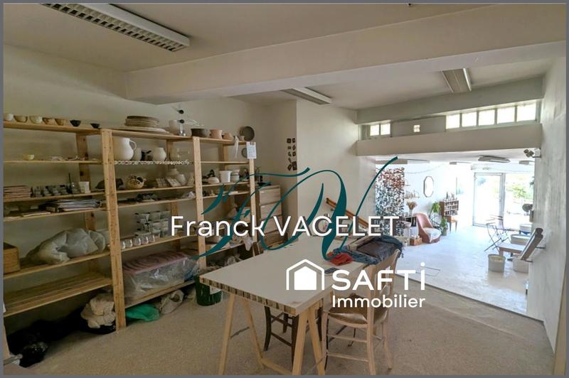 Maison - 310 m² - 5 pièces