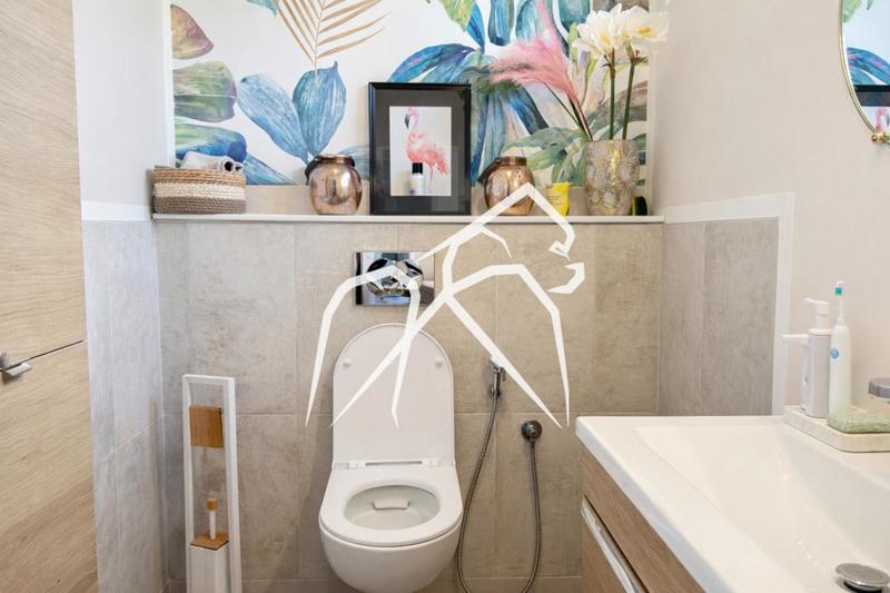 Maison ancienne - 221 m² - 8 pièces