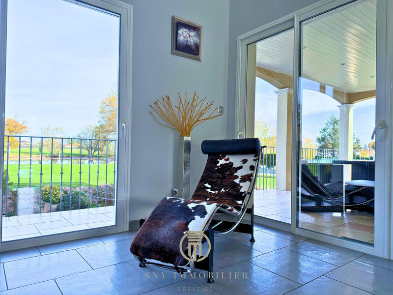 Maison - 276 m² - 9 pièces