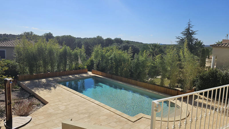 Maison - 240 m² - 7 pièces