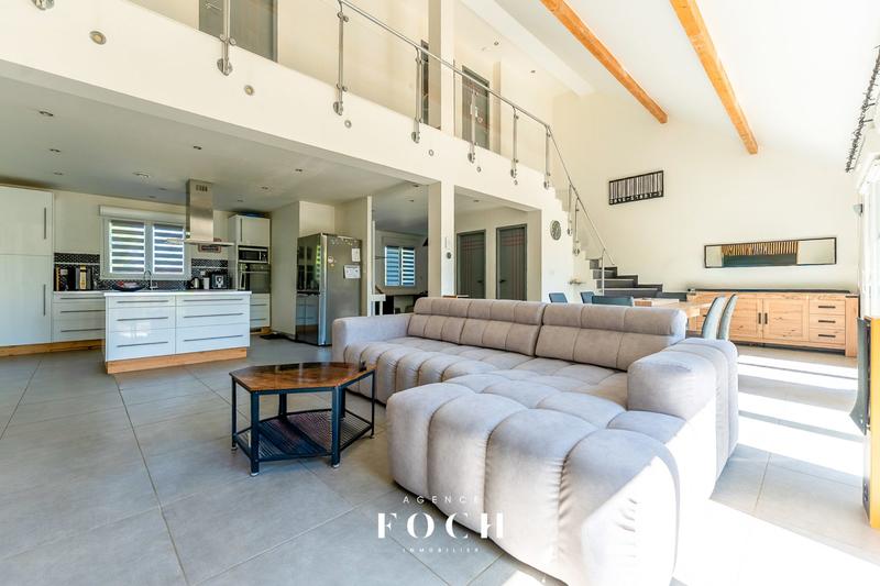 Maison - 142 m² - 5 pièces