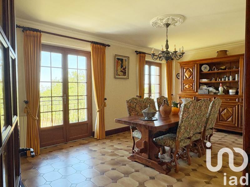 Maison - 162 m² - 8 pièces