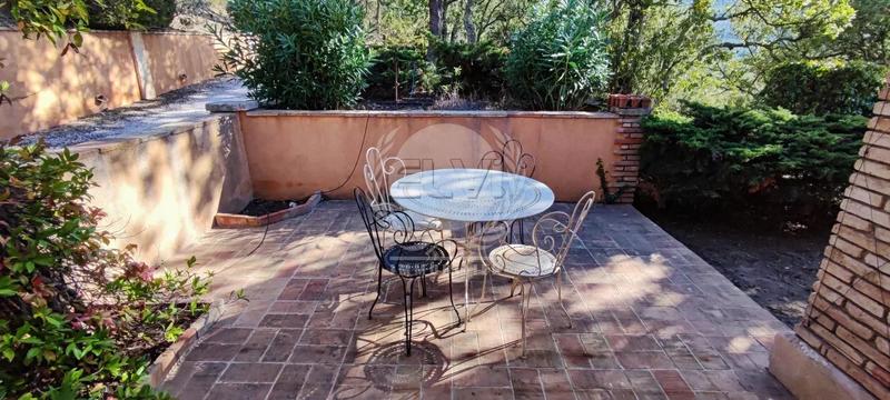 Maison - 280 m² - 10 pièces