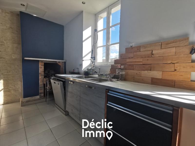 Maison en pierre - 246 m² - 8 pièces