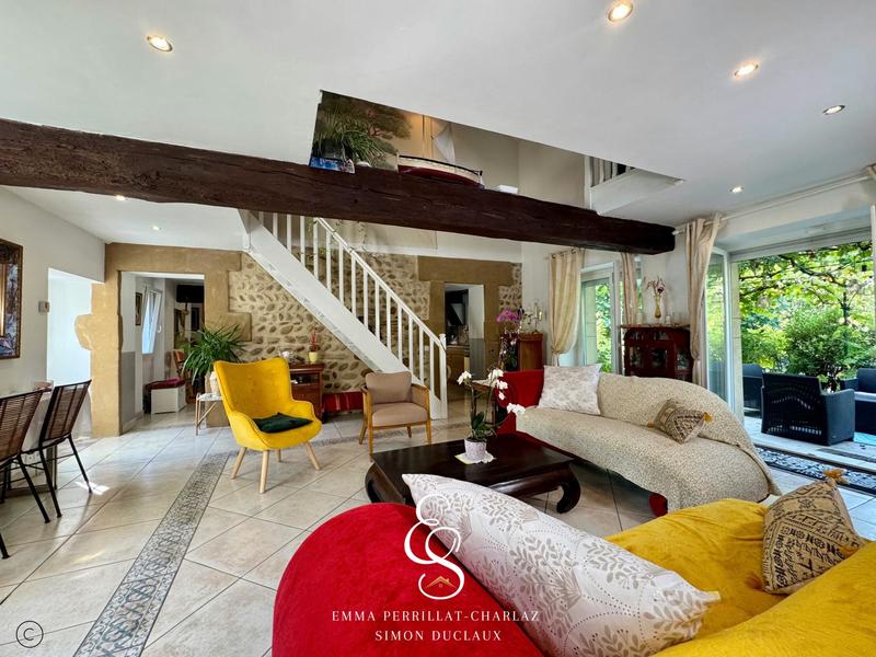 Maison - 400 m² - 16 pièces