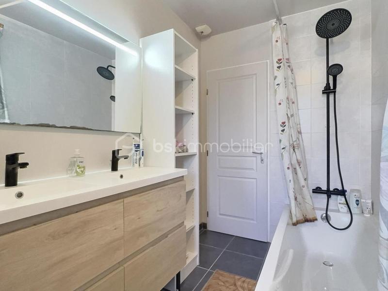 Maison - 82 m² - 5 pièces