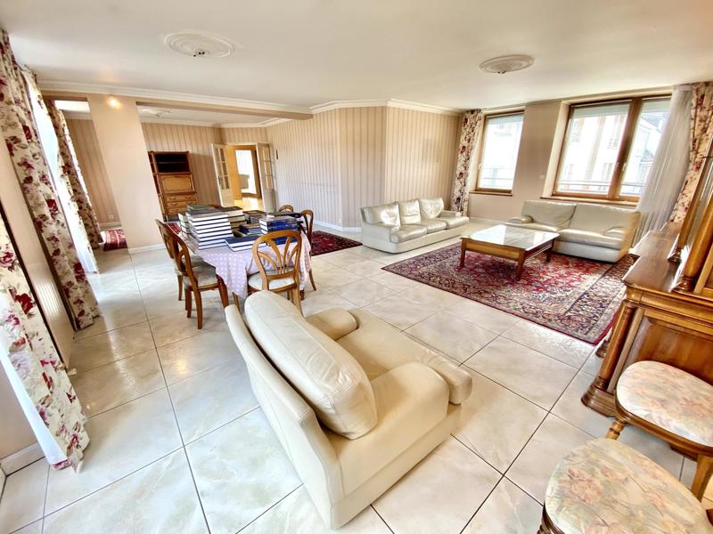 Appartement - 183 m² - 6 pièces