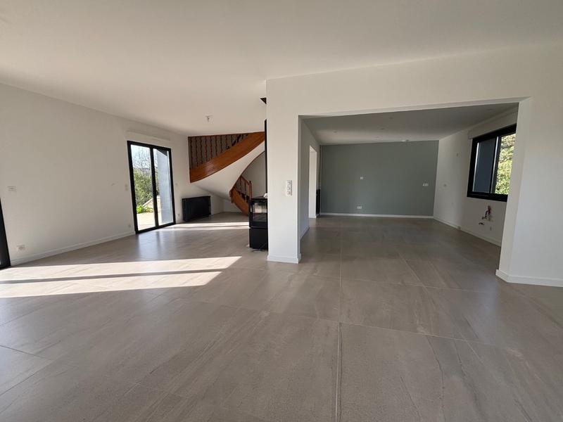 Maison - 340 m² - 12 pièces