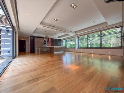 Appartement - 171 m² - 5 pièces