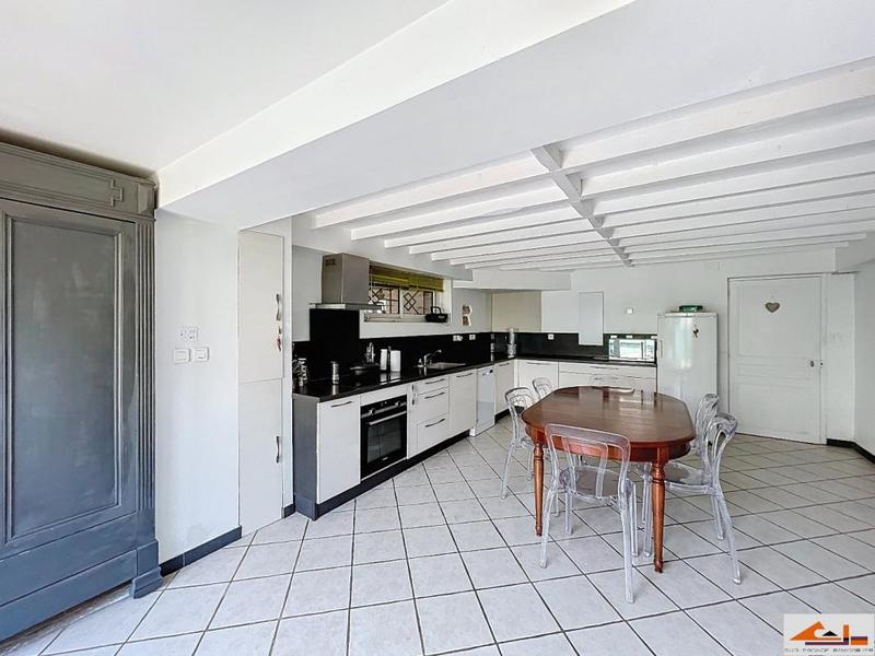 Maison - 168 m² - 7 pièces