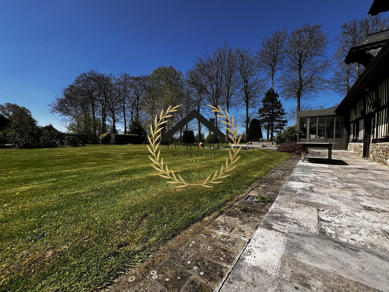 Maison - 253 m² - 10 pièces