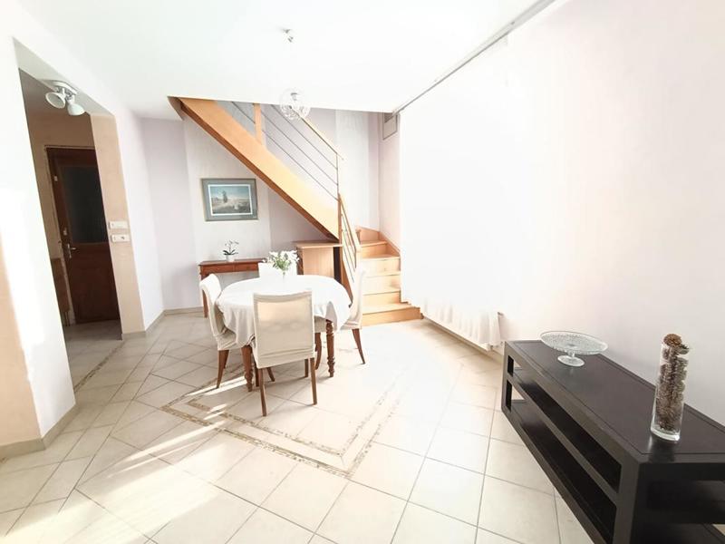 Maison - 157 m² - 7 pièces