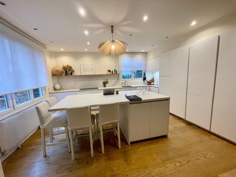 Maison - 181 m² - 6 pièces