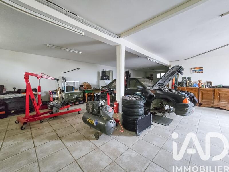 Maison - 140 m² - 5 pièces