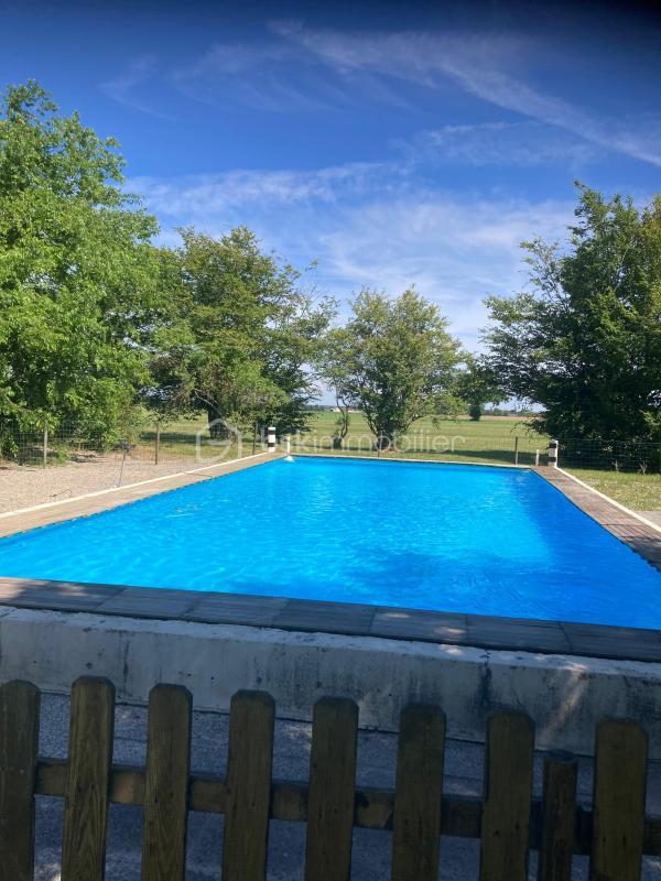 Propriété - 198 m² - 11 pièces