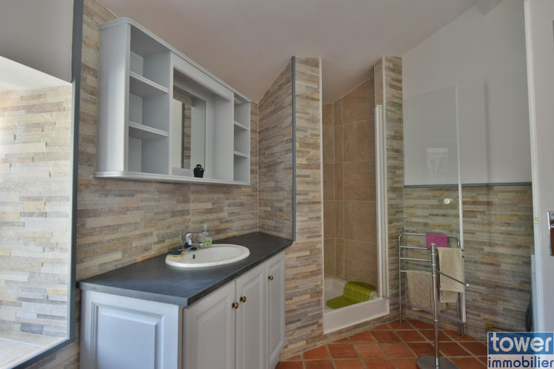 Propriété - 278 m² - 12 pièces