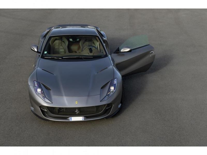 Ferrari 812 Superfast 6.5i V12 - Bvr