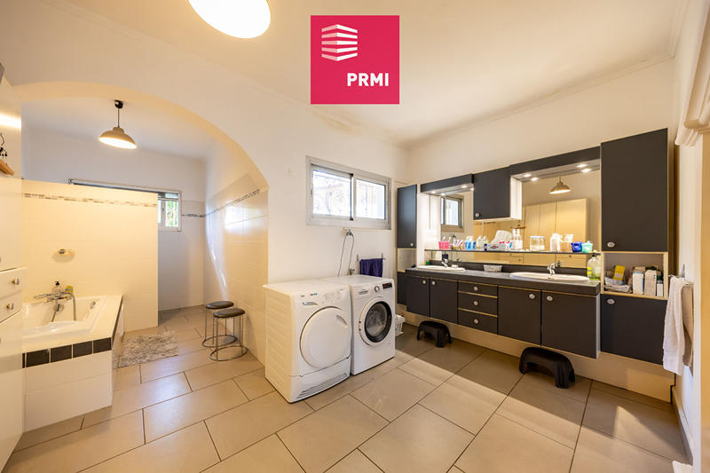 Maison - 258 m² - 6 pièces