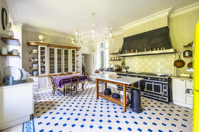 Propriété - 665 m² - 13 pièces