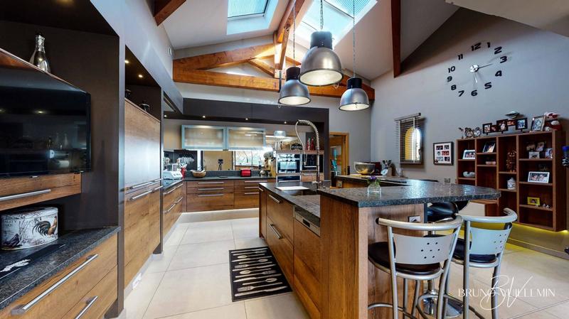 Villa - 285 m² - 12 pièces