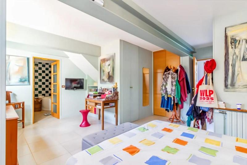 Propriété - 300 m² - 9 pièces