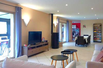 Maison - 330 m² - 11 pièces