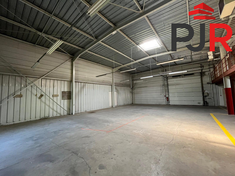 Local d'activités - 766 m²