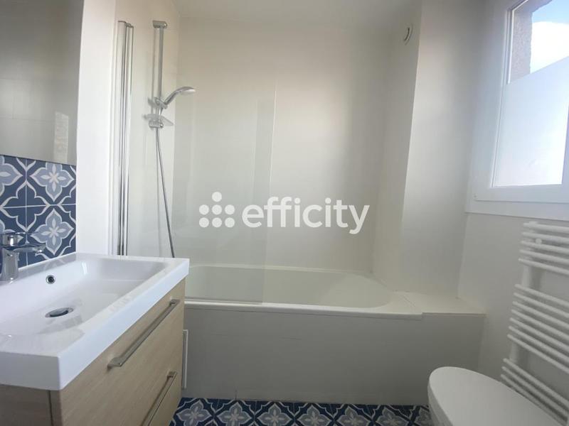 Maison - 208 m² - 8 pièces