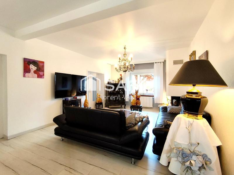 Maison - 230 m² - 12 pièces