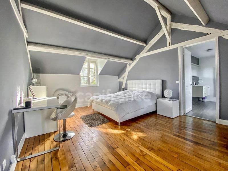 Propriété - 366 m² - 10 pièces