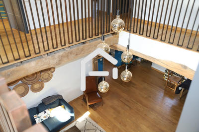 Maison - 239 m² - 7 pièces