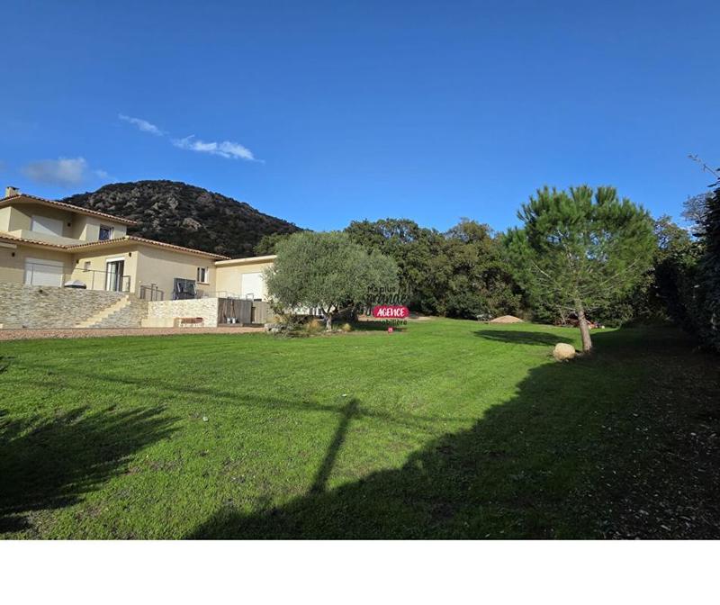 Maison - 168 m² - 6 pièces