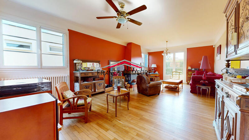 Maison - 178 m² - 8 pièces