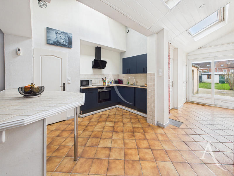 Maison - 101 m² - 5 pièces