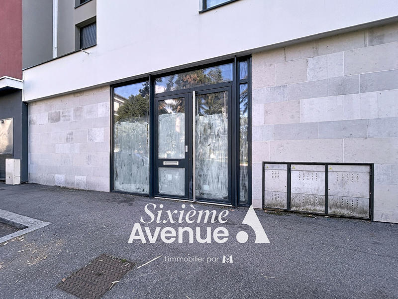 Local commercial - 81 m²