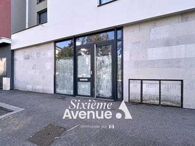 Local commercial - 81 m²