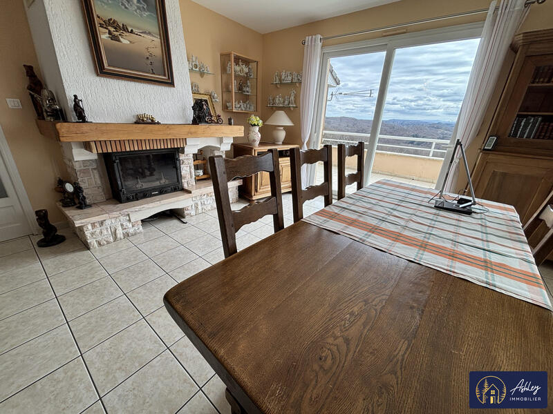 Maison - 181 m² - 8 pièces