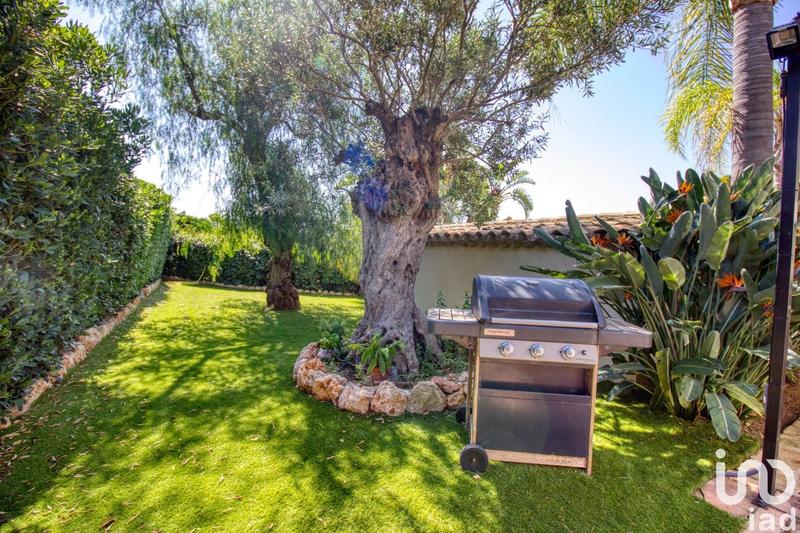 Maison - 230 m² - 6 pièces