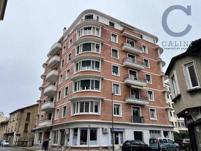 Appartement - 117 m² - 6 pièces