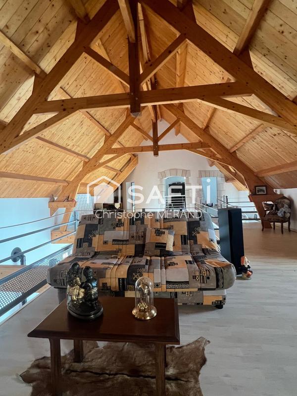 Maison - 328 m² - 10 pièces