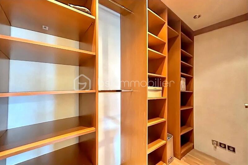 Appartement - 90 m² - 4 pièces