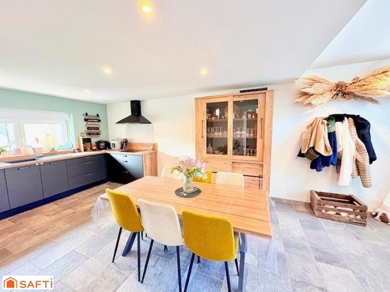 Maison - 95 m² - 6 pièces