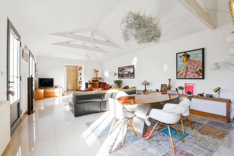 Maison - 245 m² - 12 pièces