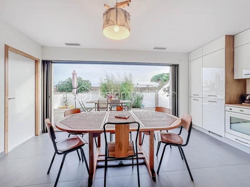 Villa - 100 m² - 5 pièces