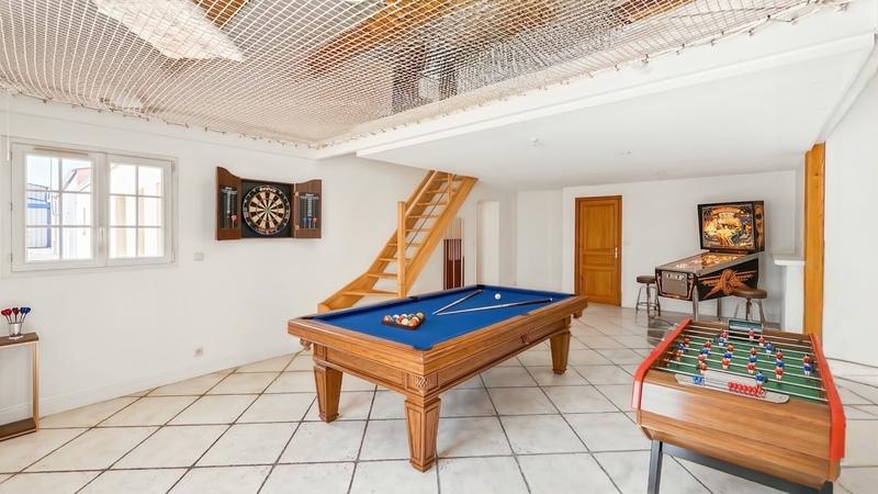 Maison - 333 m² - 10 pièces