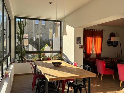 Maison - 98 m² - 4 pièces